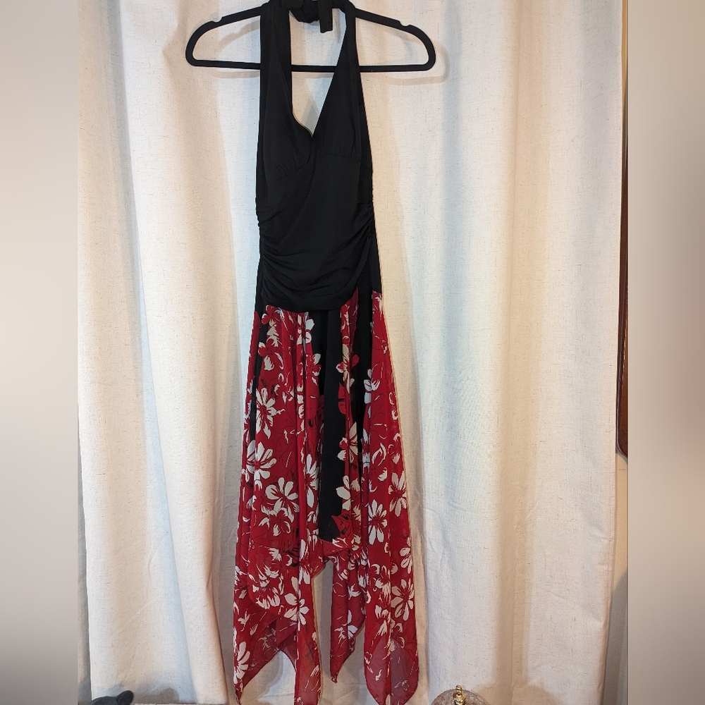 2000s Speechless Halter Top Asymmetrical Sharktooth Hem Red Black Floral Dress